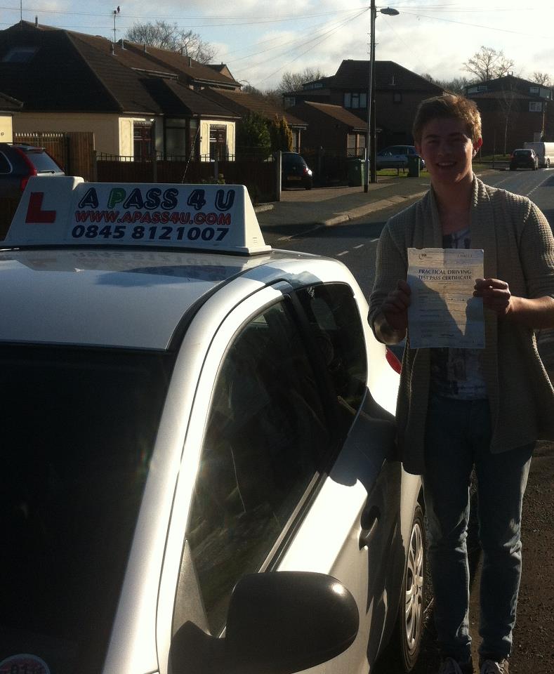 Ellis Pearce passed hi sdriving test in Basildon