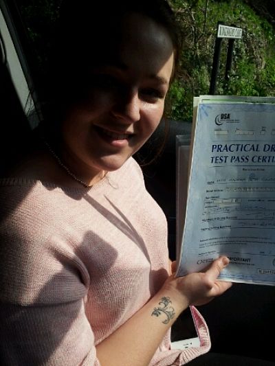 Hannah Goodridge passes her driving test n Loughton