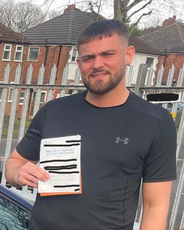 Congratulations to Jack B who passed 1sat time in Kingstanding, Birmingham with our driving instructor Abdul