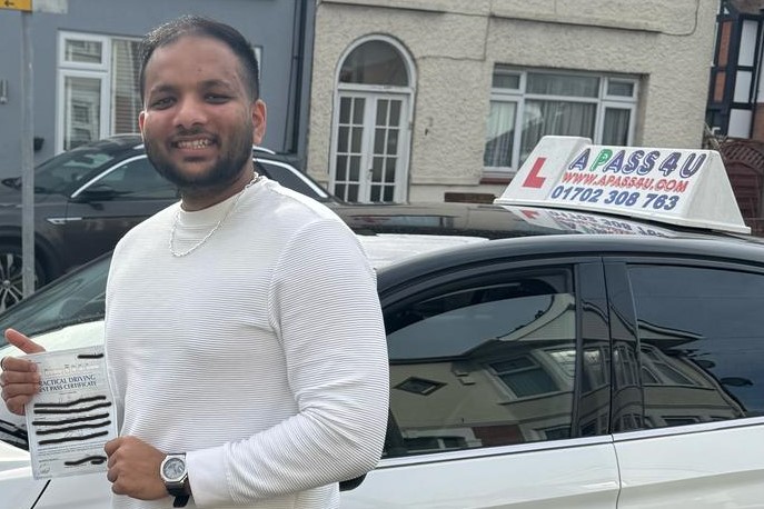 A 1st time pass for Sanju in Basildon after a one week driving course with Danielle R in Basildon, many Congratulations!