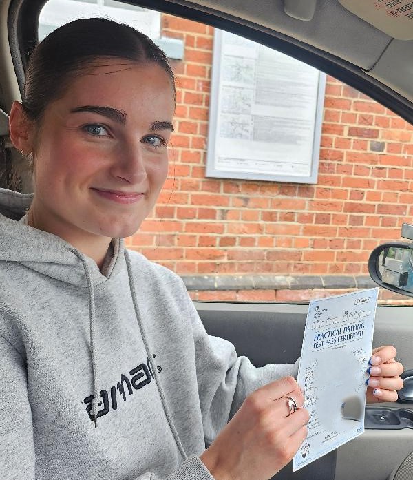 One week Portsmouth driving course works for Izzy G. In just 5 days Isabella G started her driving course in Portsmouth with Karen S-B