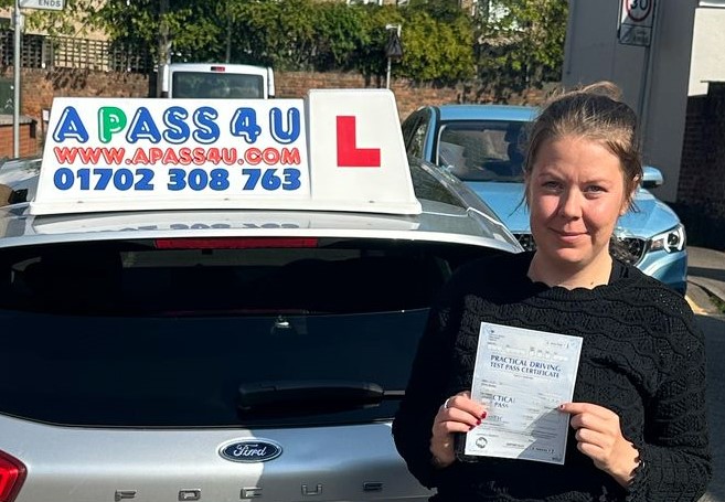 Brentwood driving test success for Jessica R after a one week driving course with Ben H. Many congratulations Jessica