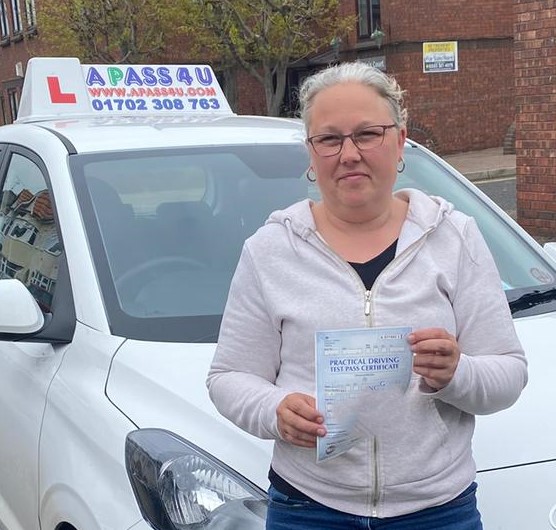 Lorraine G passes her driving test in Basildon with our driving instructor Vicki F 1st time