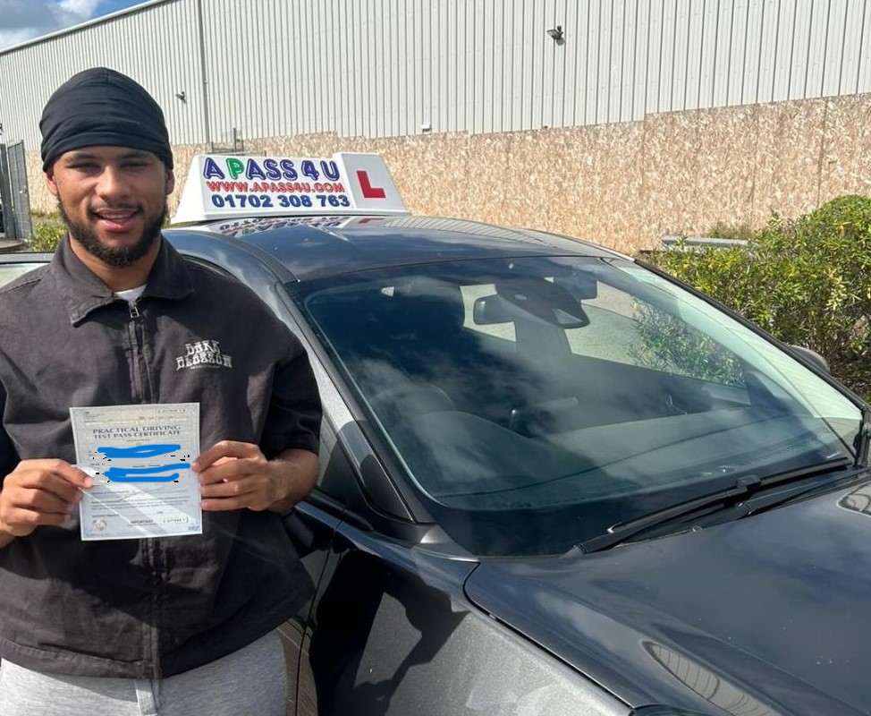 Short driving course gets results for Mitchell in Basildon with the legend of a driving instructor Pete P