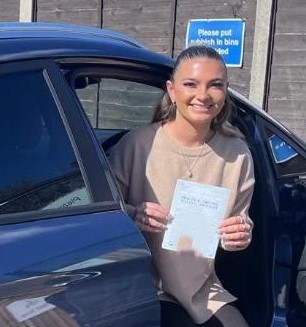 Molly H passes her driving test 1st time in Loughton with Driving Course specialist Steph L. Our intensive driving course worked for Molly