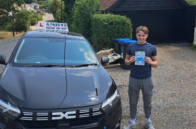 Christian H passes his driving test 1st time in Brentwood after a one week intensive driving course with David P, driving instructor
