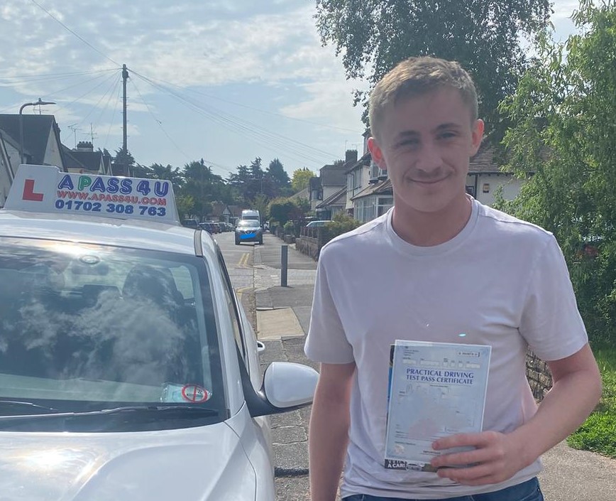 After a series of regular manual driving lessons with Vicki in Southend Evan became a safe & independent driver