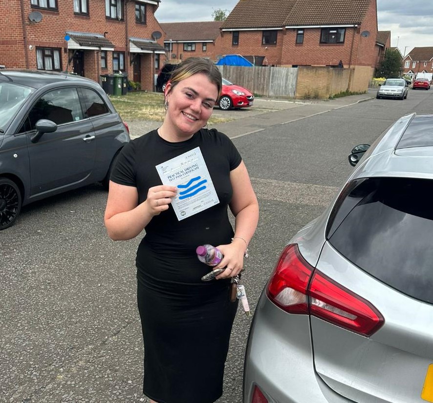 Hannah's driving lessons get 1st time pass in Basildon with Ben H, what a great driving test pass, Congratulations Hannah!