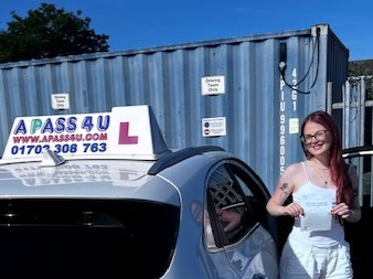 Jessica W took a 3 days driving course with the last hour on the last day arranged as her practical driving test at the Southend on Sea DTC