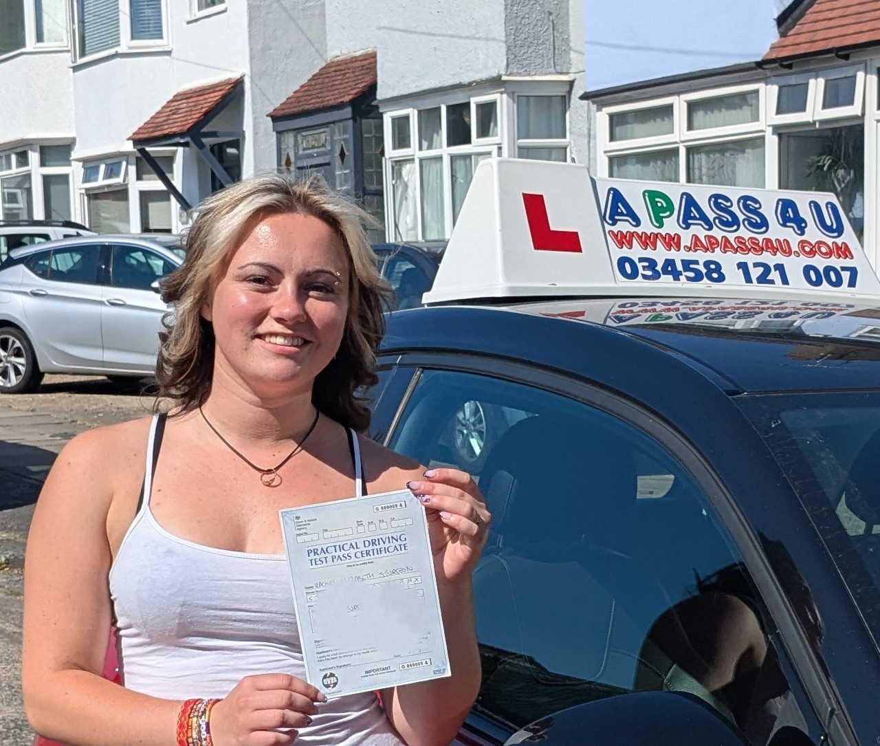 Rachel S passes 1st time with Mike P during her one week driving course in Southend, many congratulations Rachel!