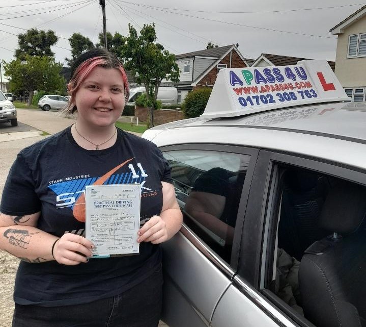 Shannon D smashed her driving test 1st time following a one week driving course in Southend on Sea with A Pass 4 U Driving Instructor Mark I