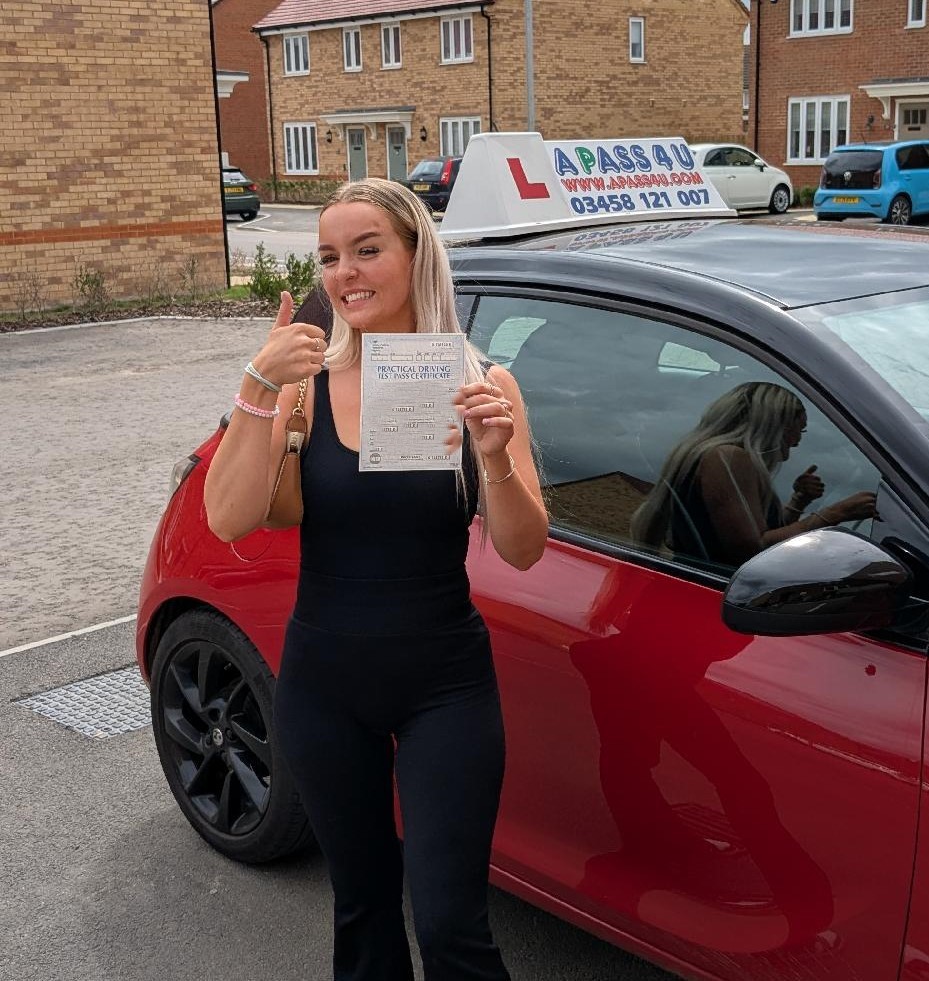 Tegan passes her driving test 1st time after a one week driving course in Southend with Mike P, congratulations Tegan!