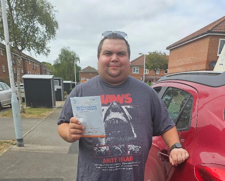 A 1st time pass for Elliott on our one week driving course delivered by the legend that is Karen S-B in Portsmouth