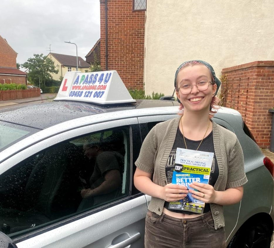 Manual intensive driving course in Southend with our driving instructor Susan E, Jordan was incredibly happy as she passed her driving test