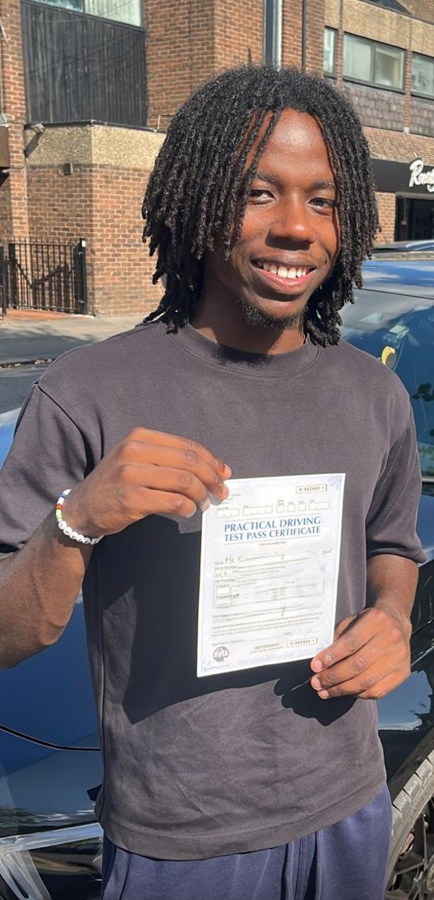 Kye WH gets a 1st time pass with A Pass 4 U Driving School driving instructor Ari in Chingford, many congratulations.