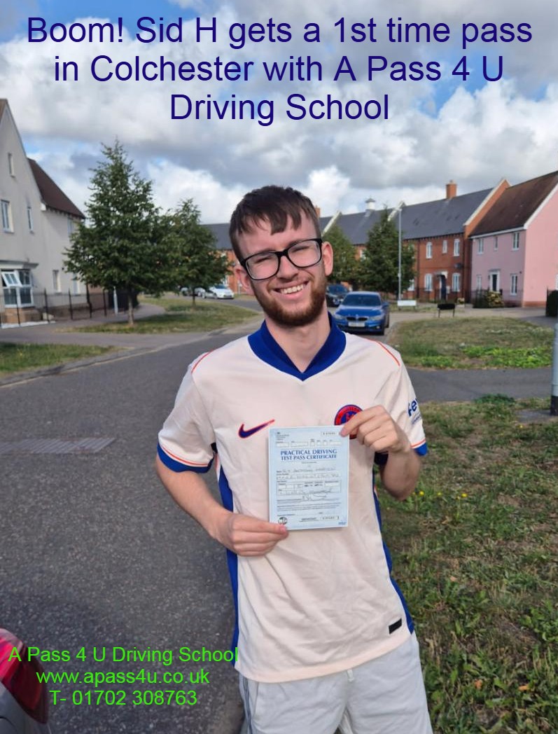 Sid H passes his driving test on his driving course with Neil C in Colchester. What a great result on our intensive driving course in Essex