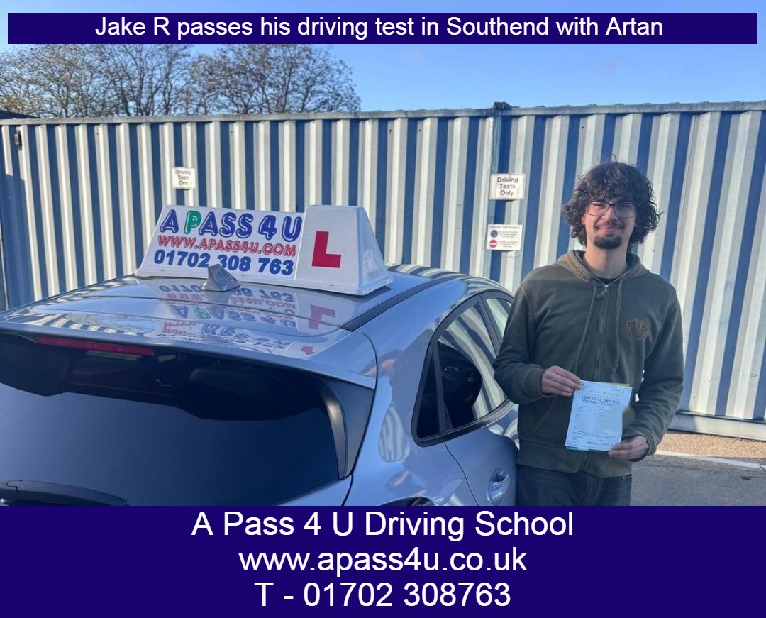 Jake R passes his driving test with Artan in Southend. what a great result for Jake and Artan our driving instructor.