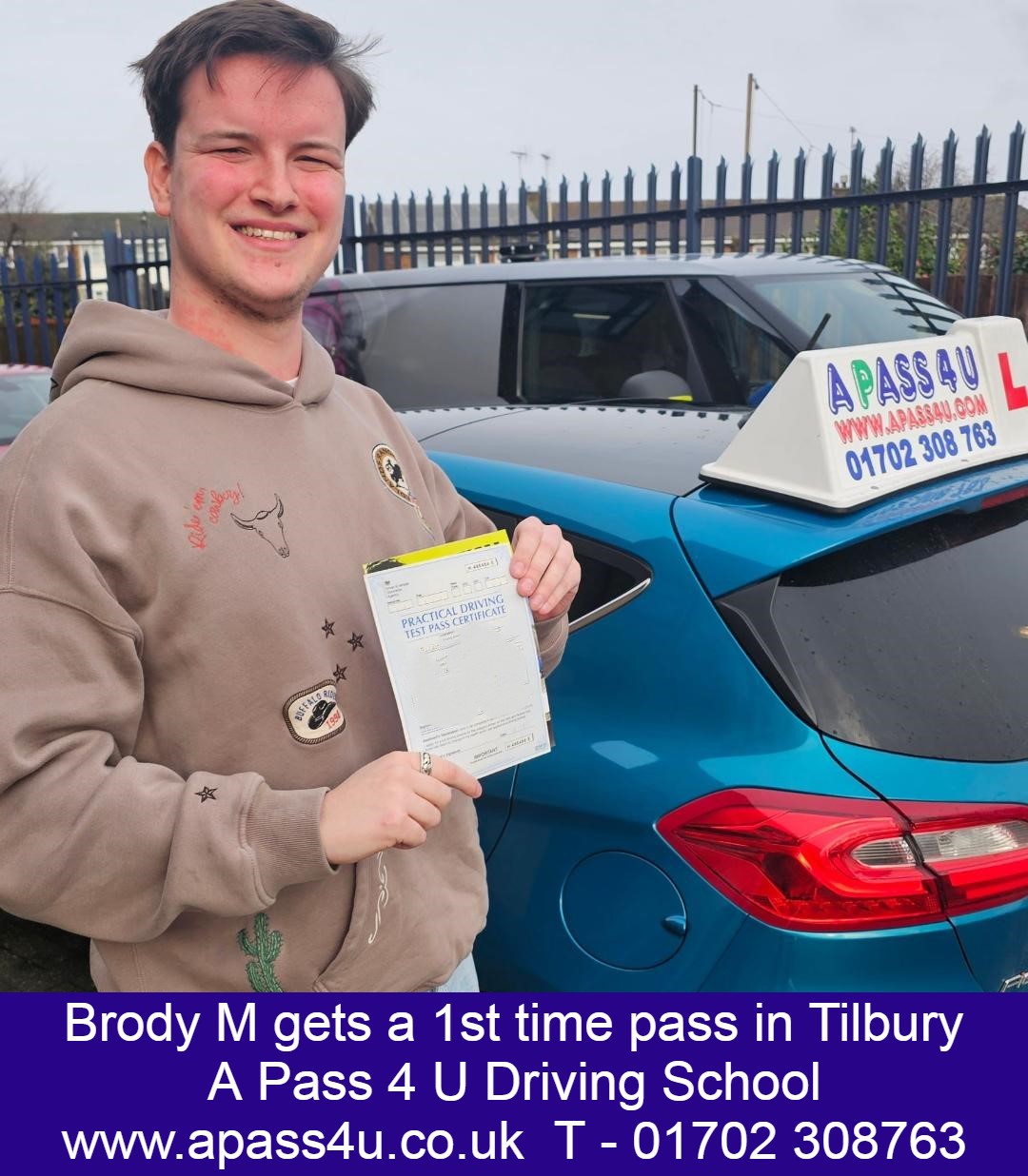 Brody M gets a 1st time pass with Mike M on driving course in Thurrock. Our Grays and Tilbury driving courses really are getting results.