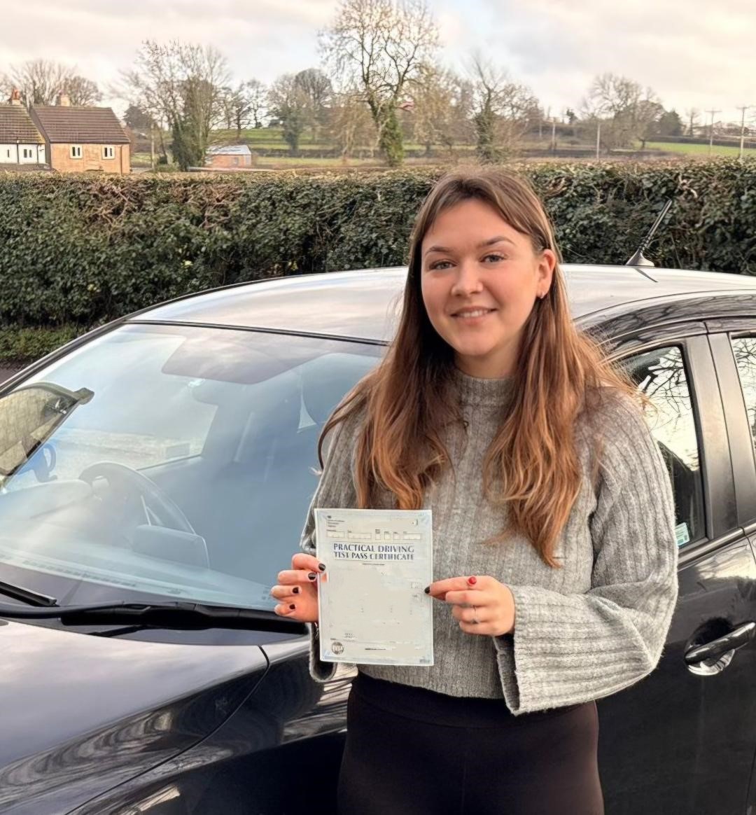 1st time pass for Elouise after a short intensive driving course with Mark W-J in Banbury. Our driving courses are getting fantastic results.