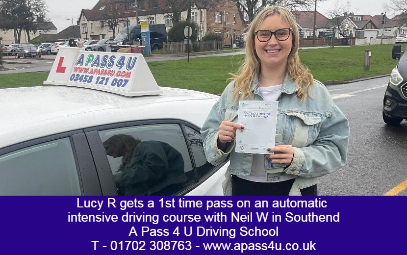 Lucy R gets a 1st time pass with Neil W on an intensive driving course in Southend. Our automatic driving courses are getting real results.