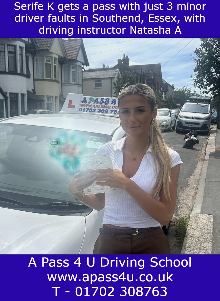 3 minor faults and a 1st time pass for Serife after intensive automatic driving course with driving instructor Natasha A.