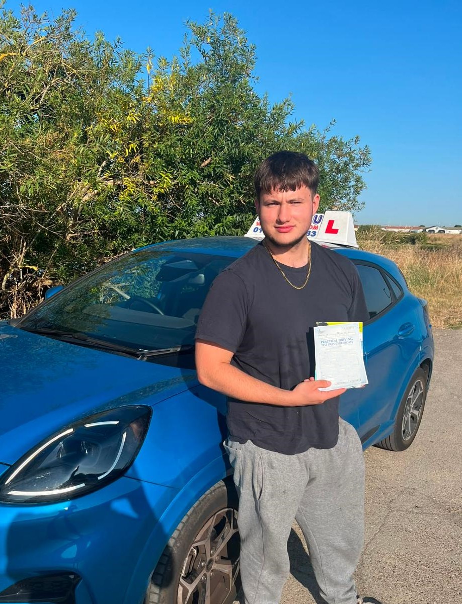The 2 Pete's get a 1st time pass on a driving course in Basildon, Essex. Driving lessons available across Basildon, Wickford, Billericay.